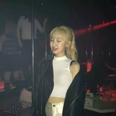 中国芯“狂飙”：出口暴增超七成